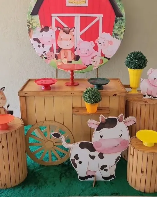 Kit Fazendinha com celeiro e vaquinha